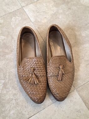Nisolo Women's Tan Woven Tassel Loafers